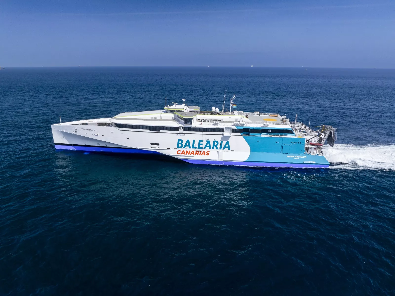 Trimarán Pepita Castellví de Baleària Canarias . / CEDIDA