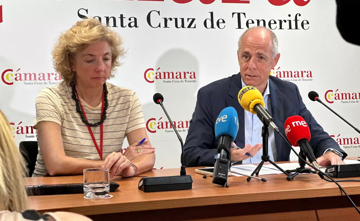Lola Pérez y Santiago Sesé en la presentación de los resultados del Indicador de Confianza Empresarial (ICE) del tercer trimestre de 2026./ Imagen de la Cámara de Comercio de Tenerife