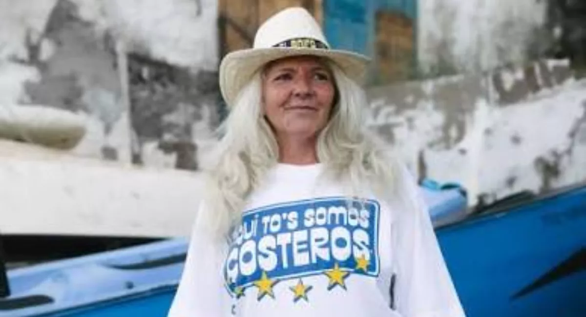Imagen de la camiseta de merchandising de Quevedo 'Somos Costeros'  QUEVEDO SHOP 