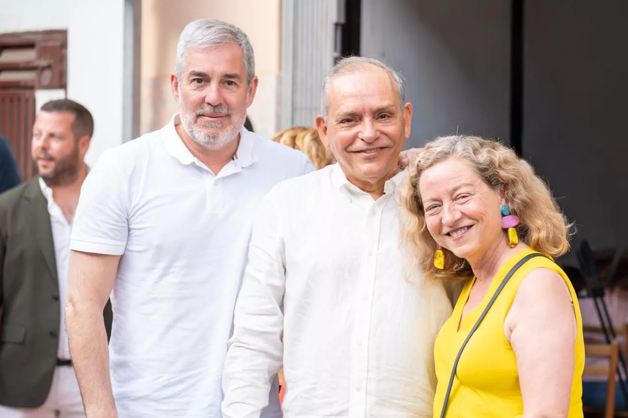 Fernando Clavijo, Efraín Medina y Ana Oramas durante la asamblea extraordinaria celebrada en Candelaria./ Imagen cedida por Coalición Canaria
