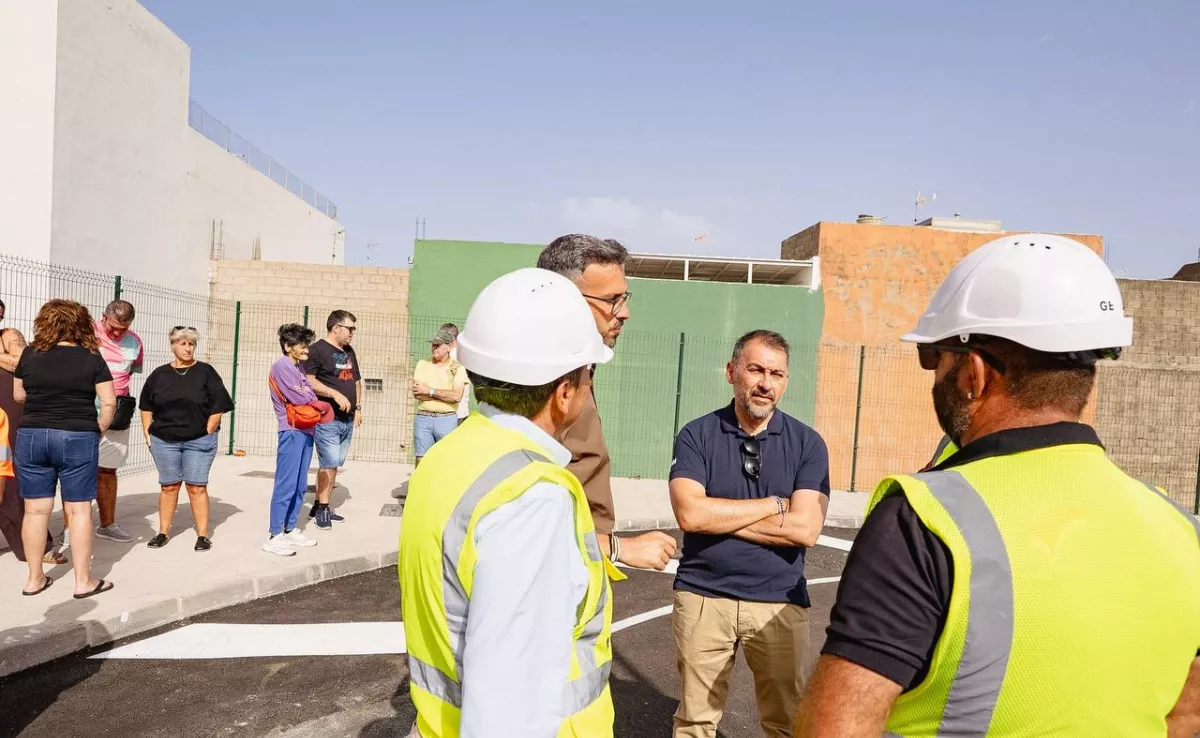 El Ayuntamiento informando a los vecinos sobre las obras / AYUNTAMIENTO DE SANTA CRUZ DE TENERIFE