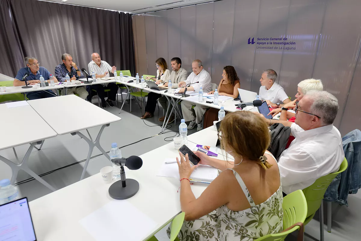 Reunión del Consejo Social de la ULL. / EMETERIO SUÁREZ-ULL