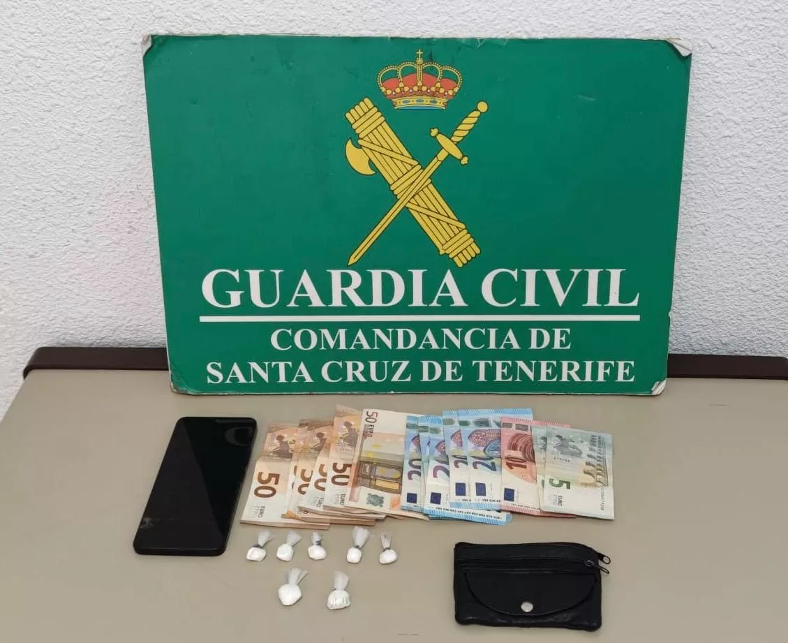 Efectos incautados a un hombre en Tacoronte. / GUARDIA CIVIL 