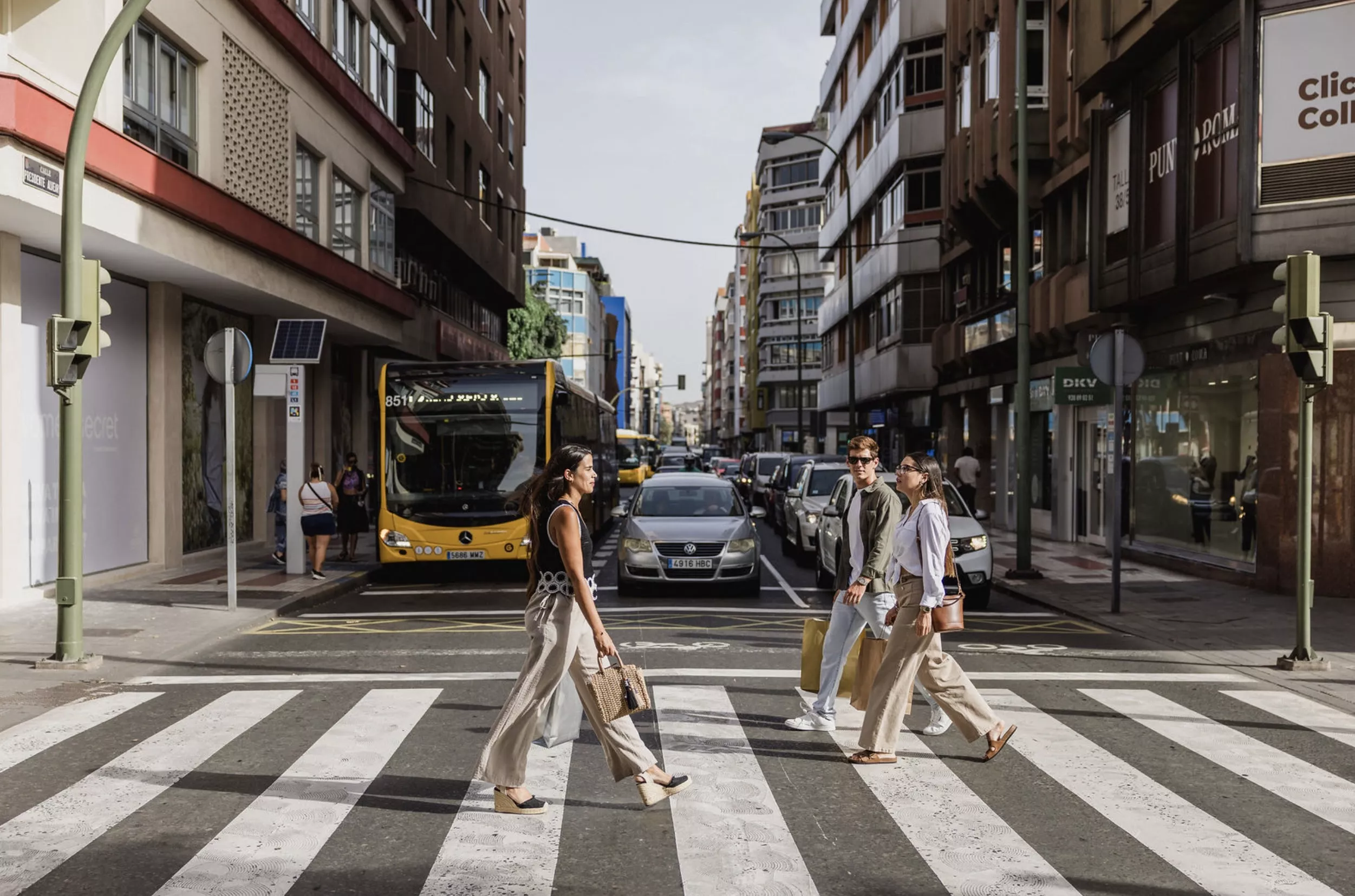 Calle Presidente Alvear a la altura de la Avenida José Mesa y López. CEDIDA