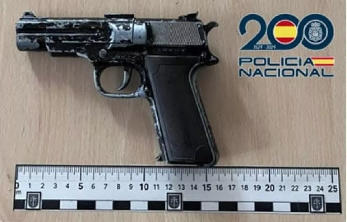  Detenido en La Isleta un hombre con más de treinta antecedentes por amenazar con navaja y pistola simulada. POLICIA NACIONAL