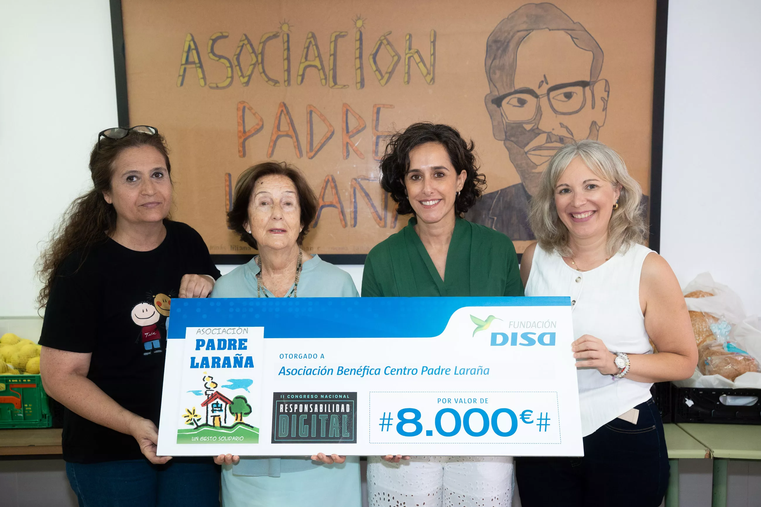 Fundación DISA dona 8.000 euros a la Asociación Padre Laraña. / CEDIDA