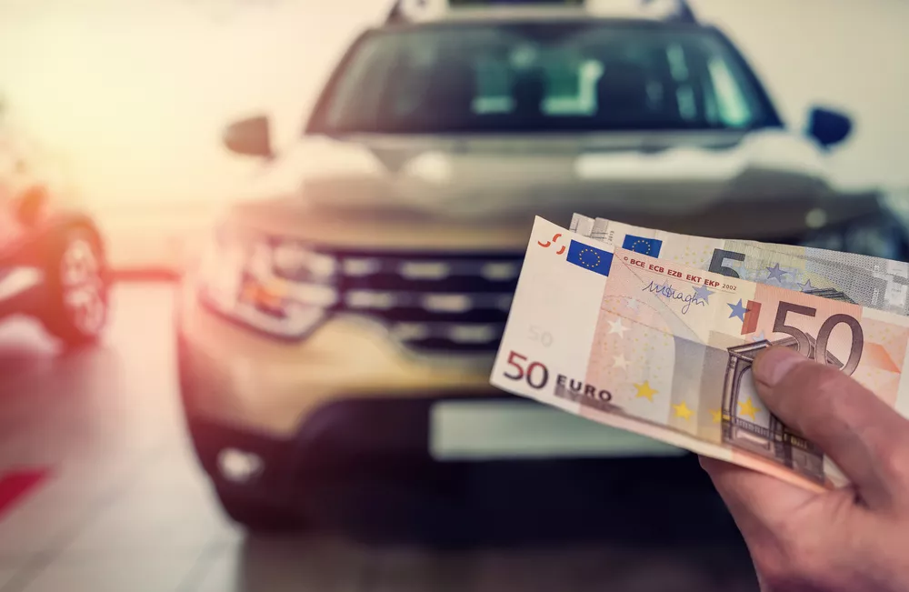 Dinero y coche de segunda mano