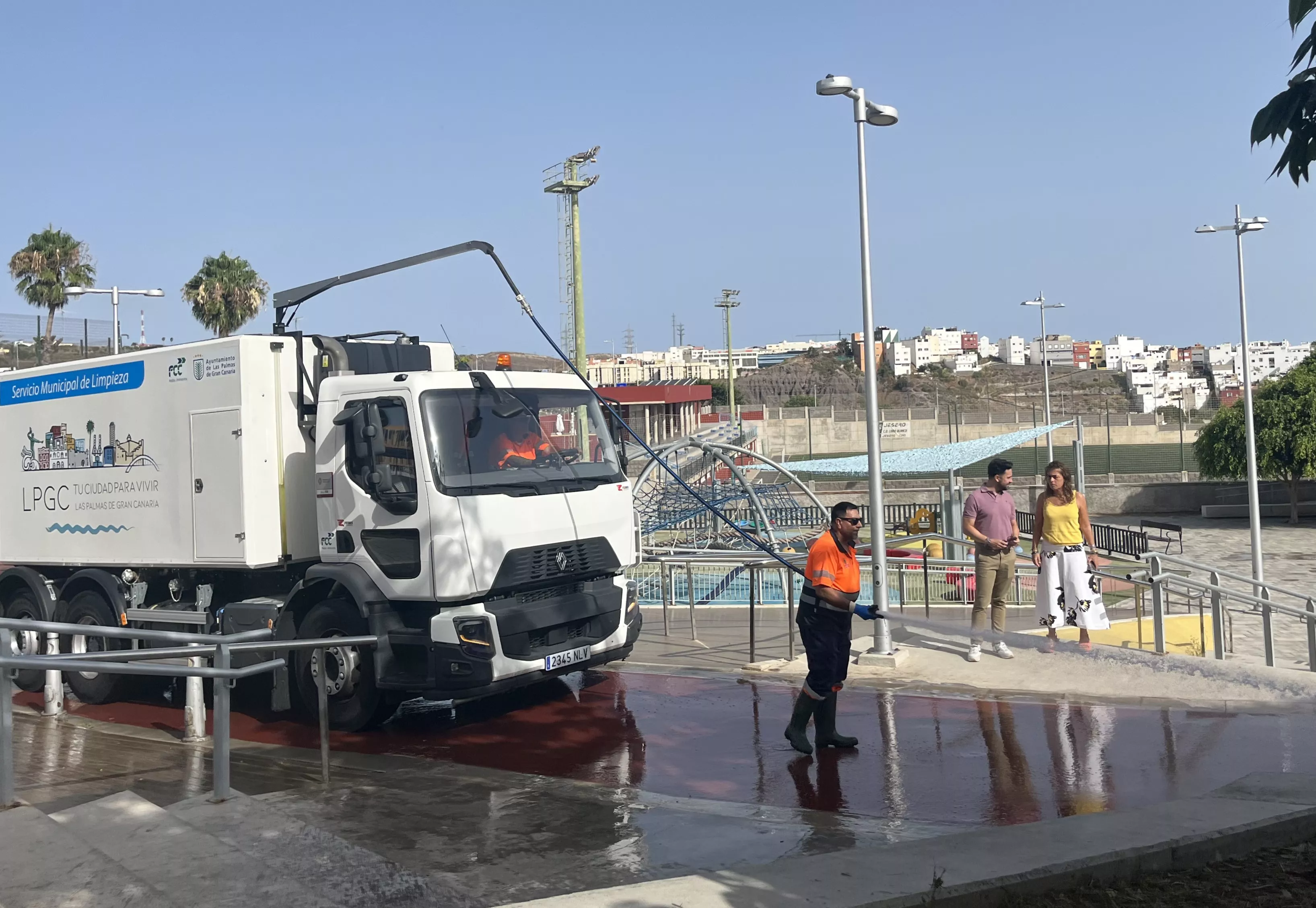 Limpieza y Parques y Jardines arrancan en Lomo Blanco la séptima fase de actuaciones conjuntas. AYUNTAMIENTO LPA