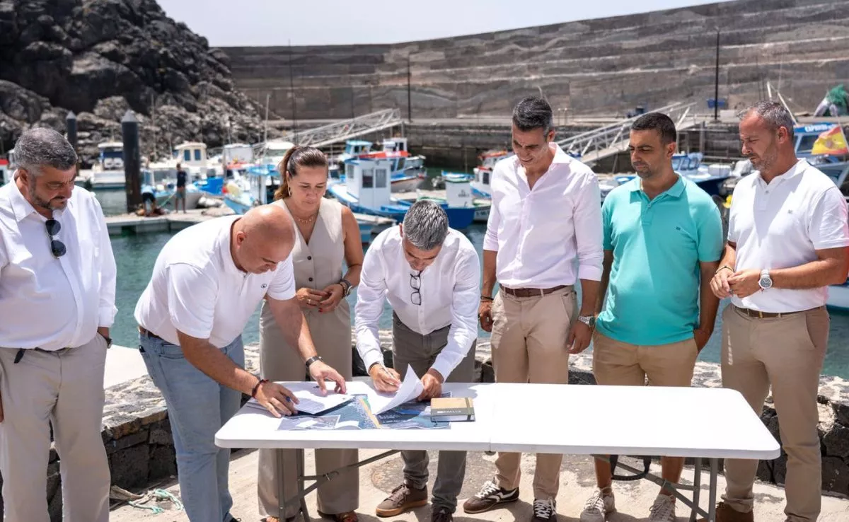 Firma del convenio para la renovación del muelle de El Cotillo | CEDIDA