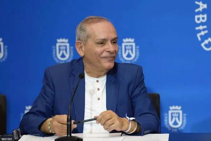 Efraín Medina, consejero insular de Empleo|CABILDODETENERIFE