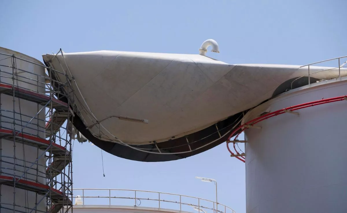 Cubierta del tanque en el que se ha producido la explosión de Salinetas |EFE