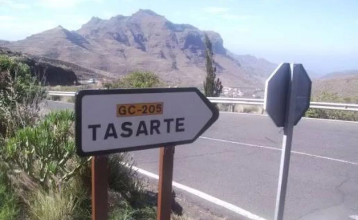 Cartel de señalización dirección Tasarte |REDES