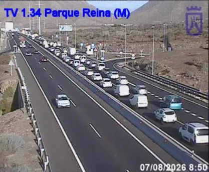 Colas tras un accidente en la TF-1. / CABILDO DE TENERIFE 