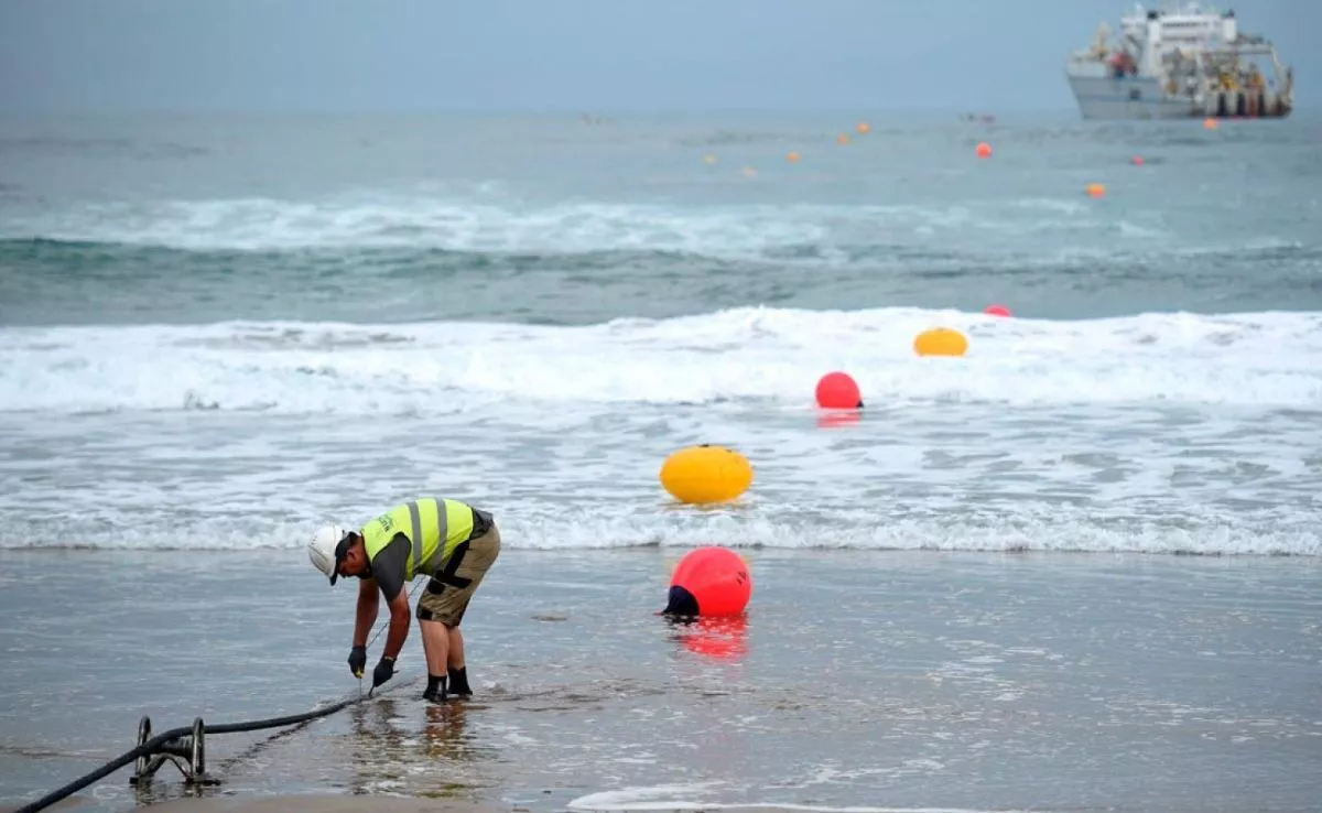 Instalación de un cable submarino |RTVE