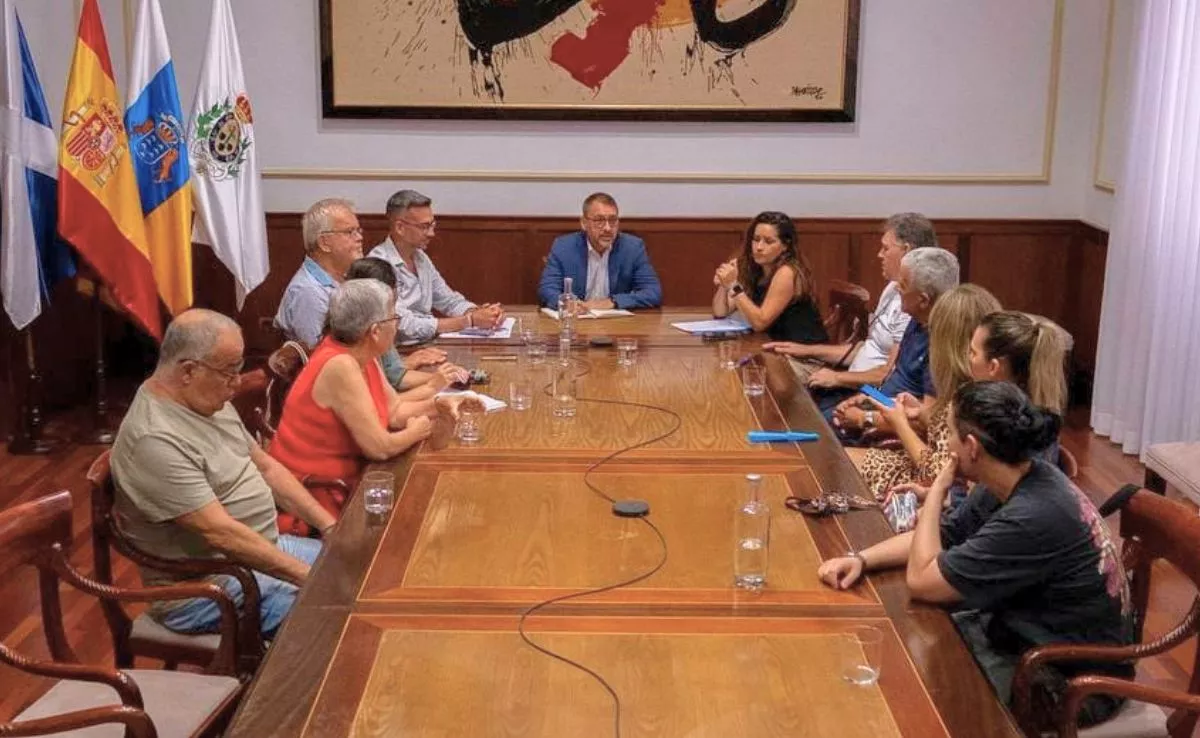 Reunión con los vecinos de Cuesta de Piedra |CEDIDA