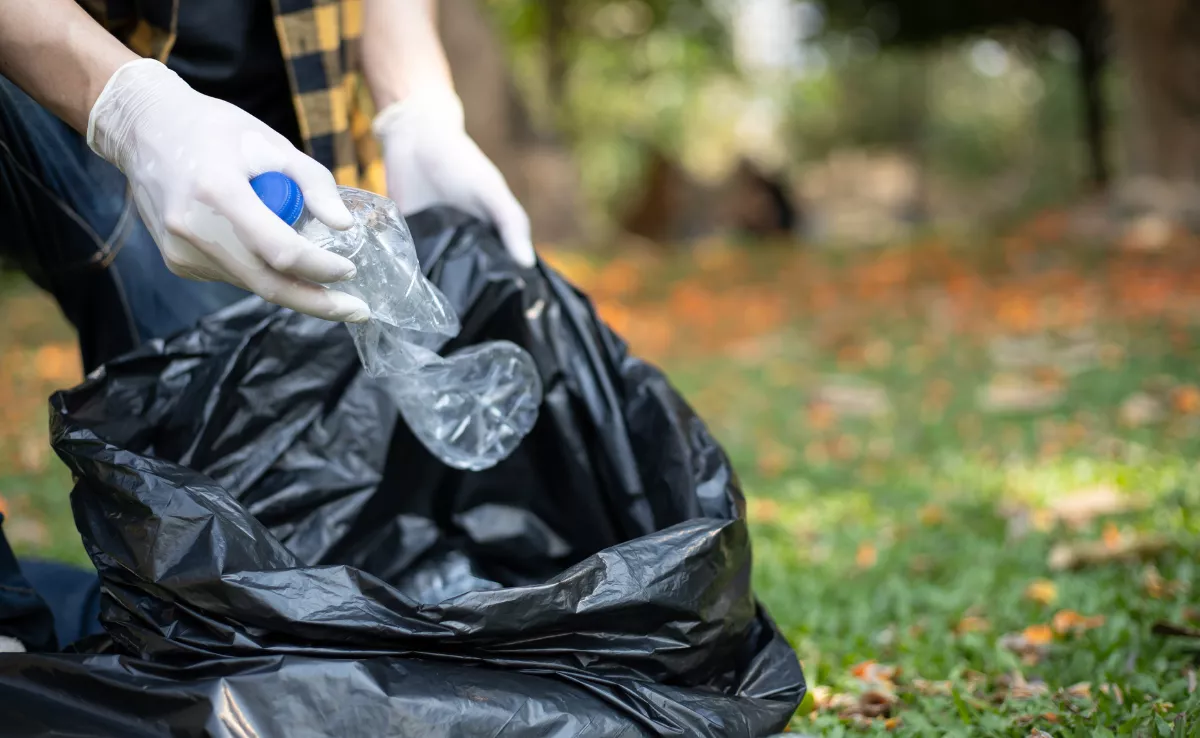Imagen de recogida de basura. / CANVA