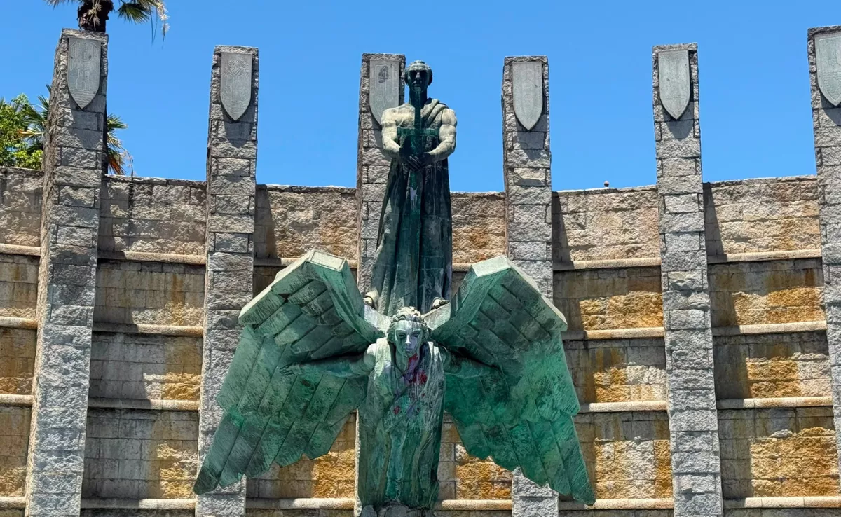 Conjunto monumental de Juan de Ávalos, conocido como Monumento a Franco. / ATLÁNTICO HOY - ALBA MARICHAL