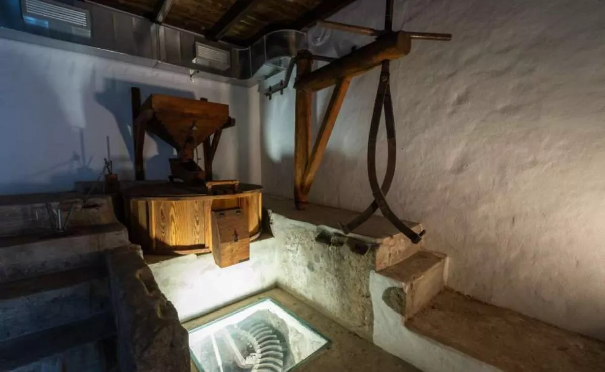 Interior del molino de Valsendero. / REDES