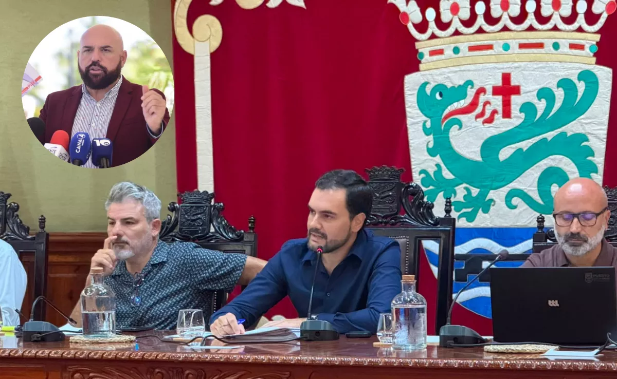 Imagen de Marco González junto al actual gobierno de Puerto de la Cruz. / AH