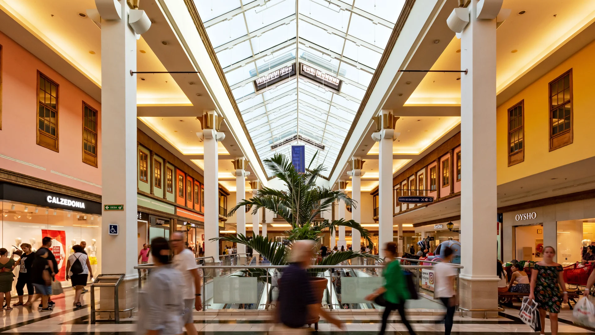 El fondo soberano de Noruega negocia la compra de La Villa 2, el mayor centro comercial del norte de Tenerife. / AH