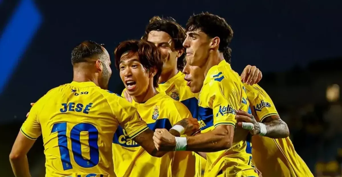 Sandro desata la locura en el Gran Canaria y da a Las Palmas su primera victoria