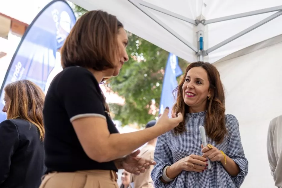 La consejera de Empleo, Jéssica de León, y la directora del Servicio Canario de Salud, María Teresa Ortega. / CEDIDA
