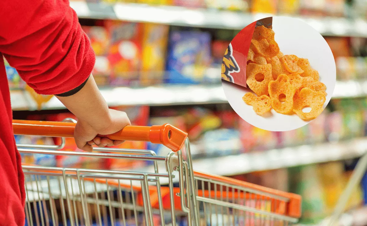 Imagen de una persona haciendo la compra en el supermercado / CANVA