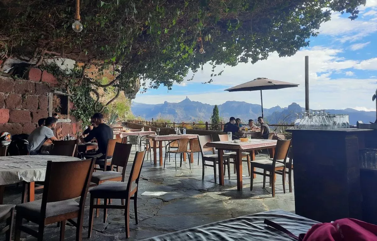 Terraza del restaurante La Cilla, en Artenara, antes de su cierre en agosto de 2025. AH