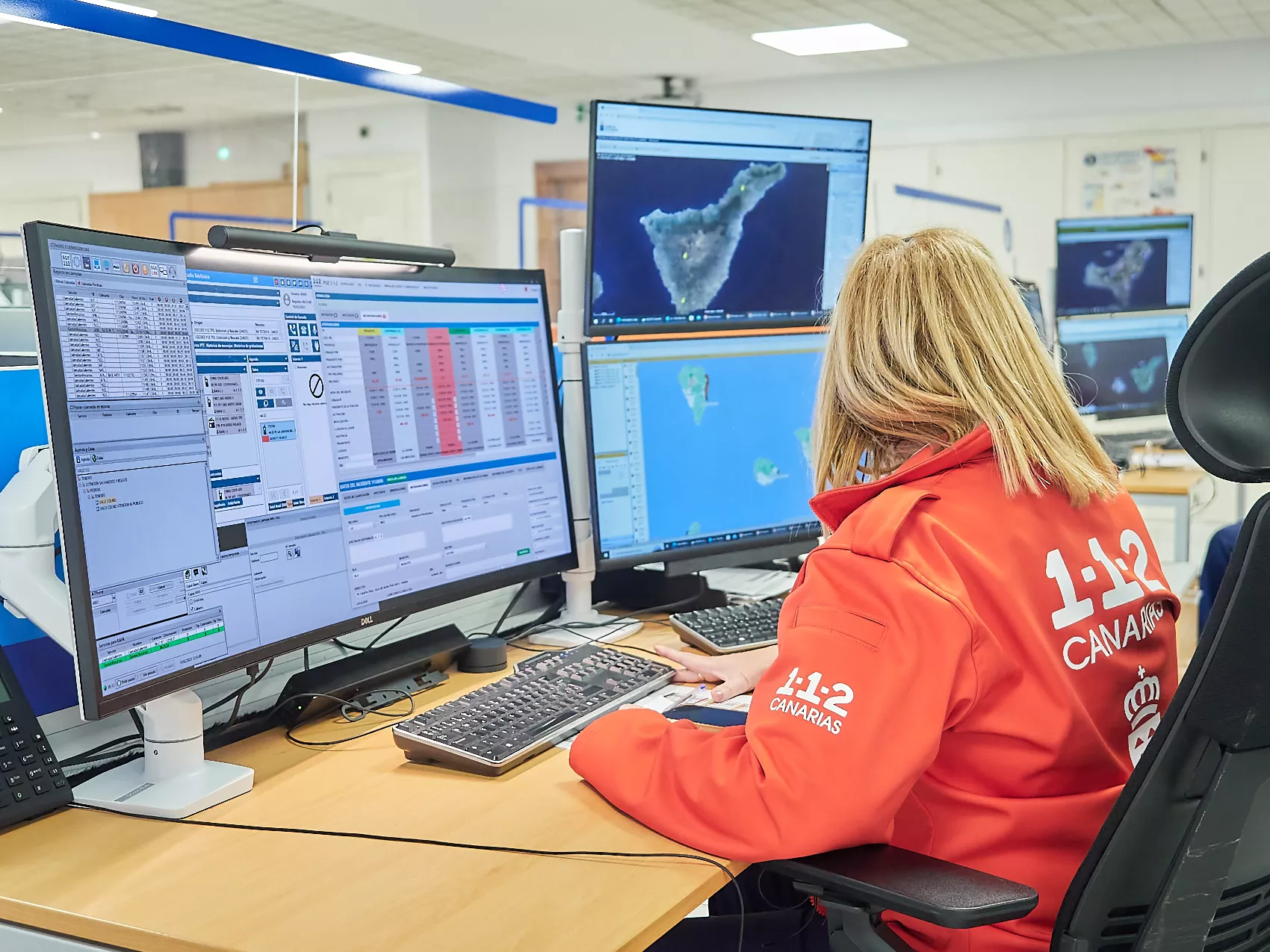Trabajadora del Centro Coordinador de Emergencias y Seguridad. / CECOES