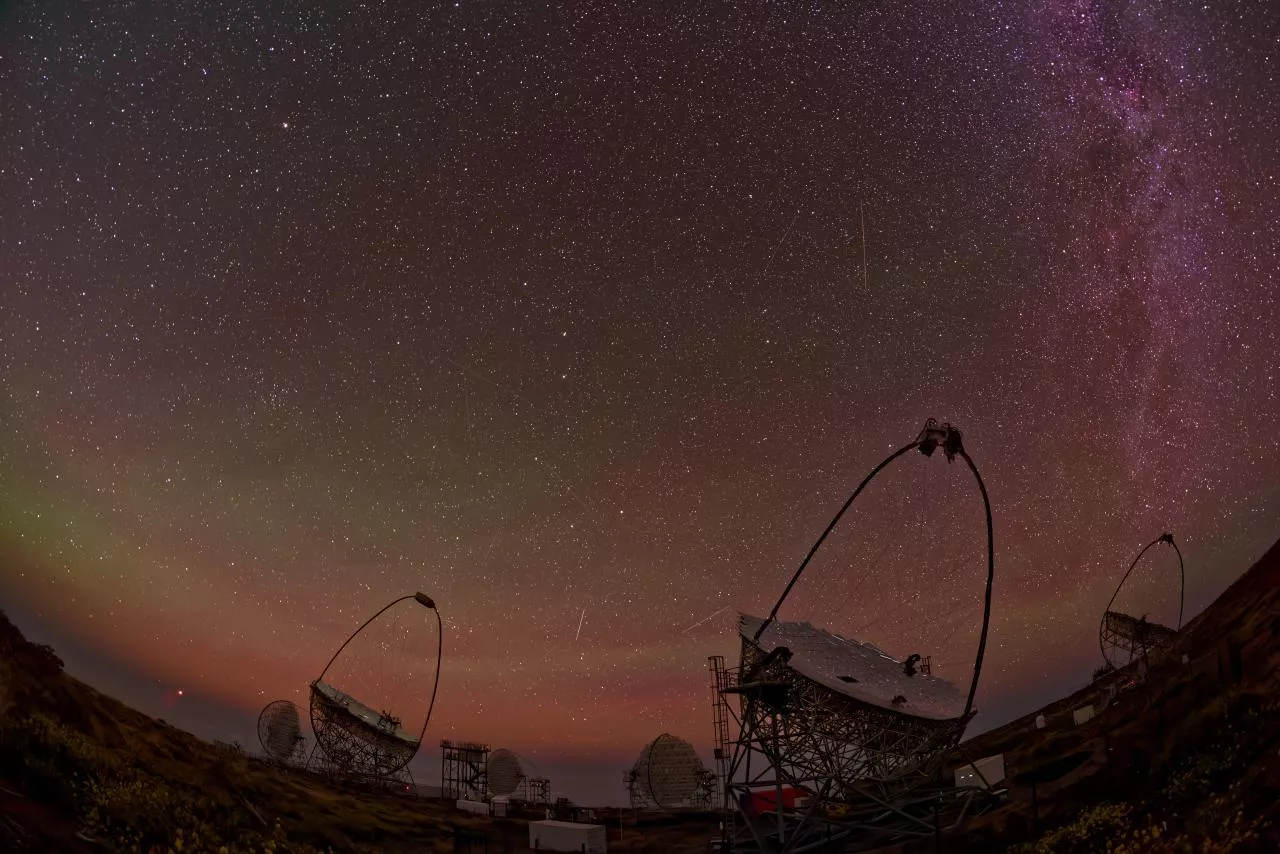 MAGIC y LST-1 operando en el Observatorio del Roque de los Muchachos (La Palma, España). / Mireia Nievas Rosillo.
