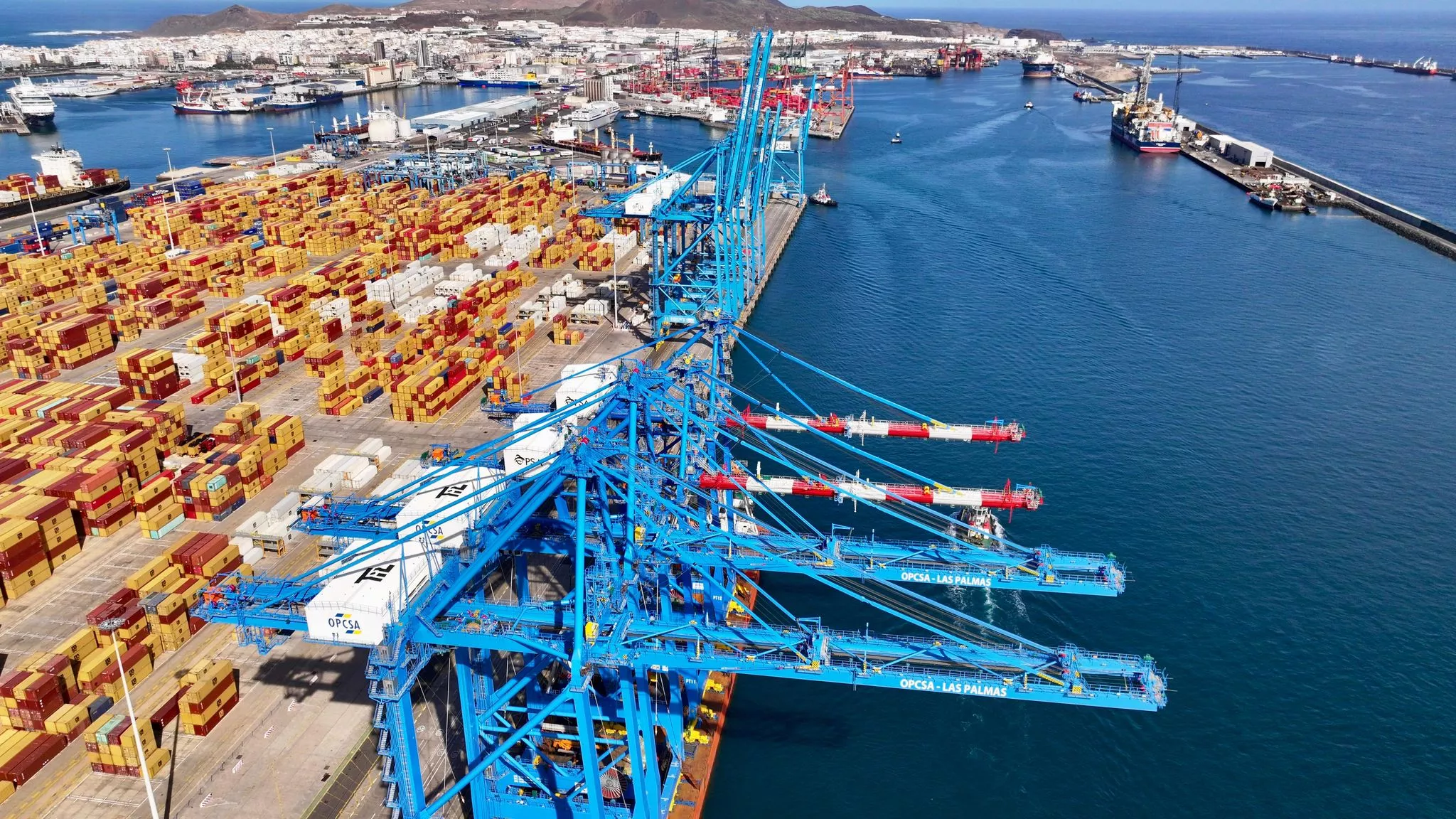 Vista aérea de la terminal de contenedores de OPCSA en el Puerto de Las Palmas. AH
