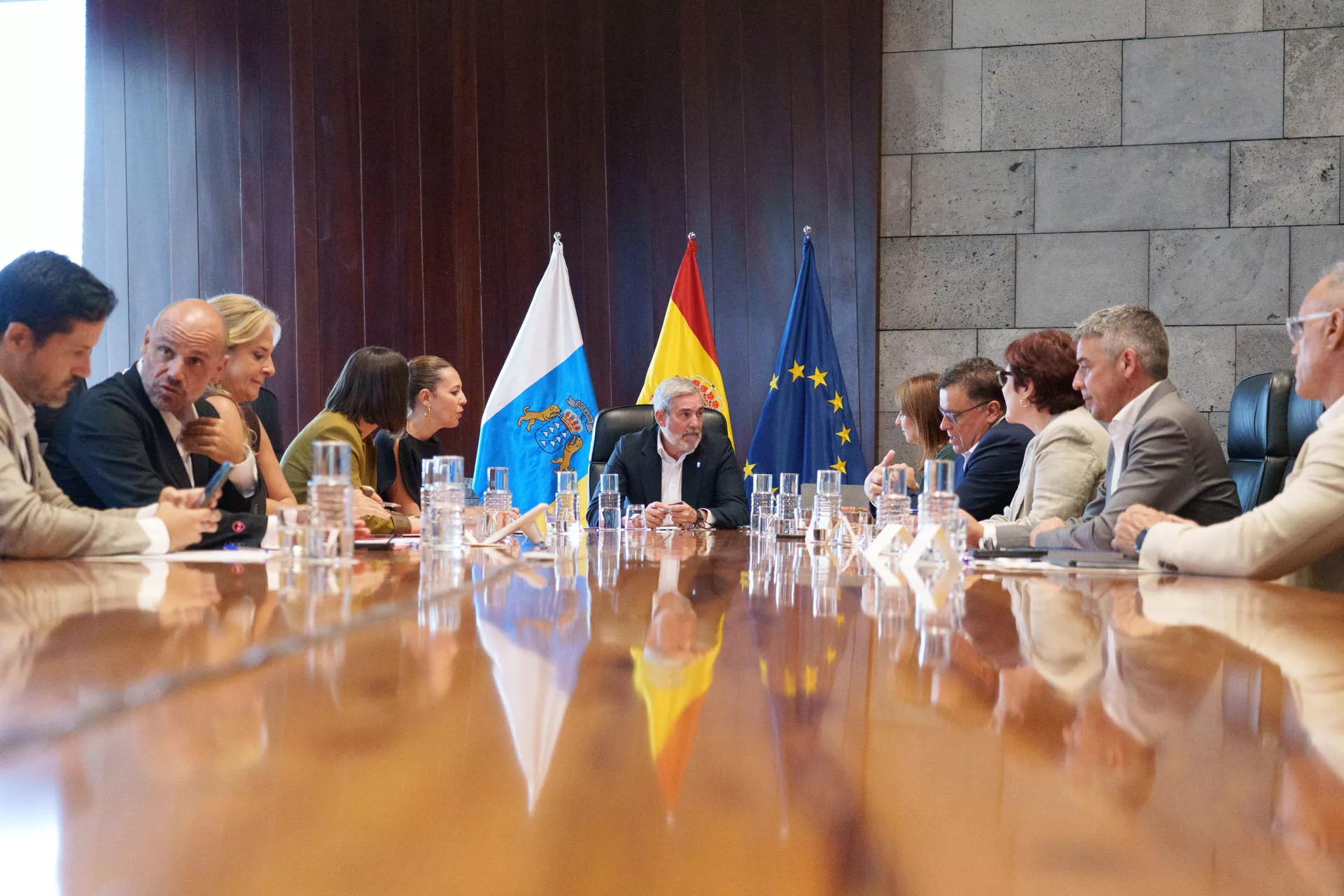 Primera reunión del Consejo de Gobierno de Canarias tras las vacaciones. / EFE - RAMÓN DE LA ROCHA