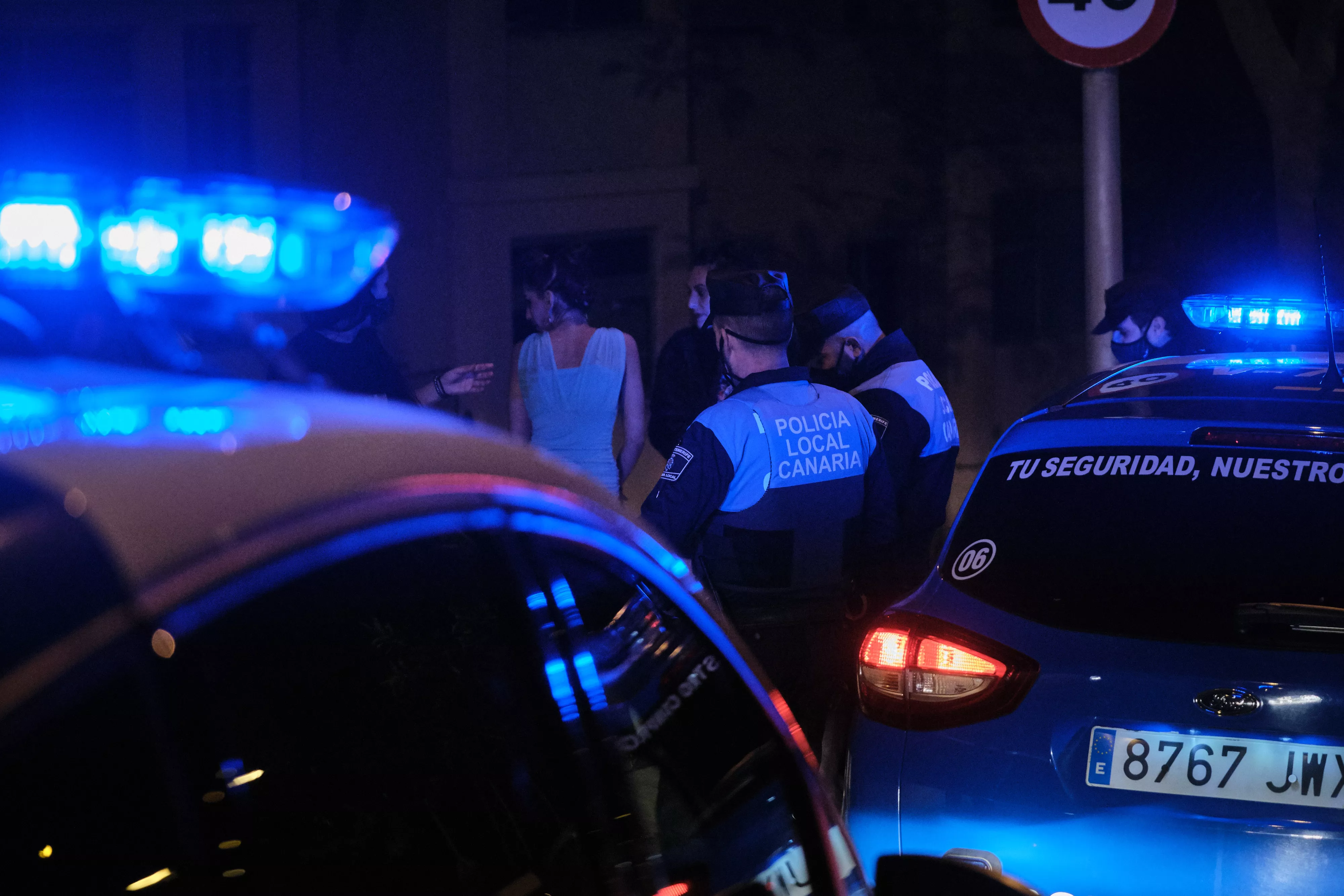 Intervención de la Policía Local en Santa Cruz de Tenerife. / POLICÍA LOCAL DE SANTA CRUZ DE TENERIFE