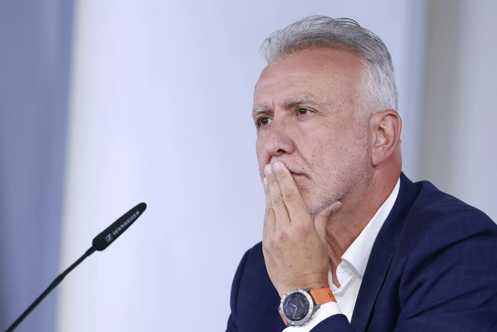 El ministro de Política Territorial y Memoria Democrática, Ángel Víctor Torres, durante la rueda de prensa convocada tras la reunión del Consejo de Ministros. / EFE - CHEMA MOYA