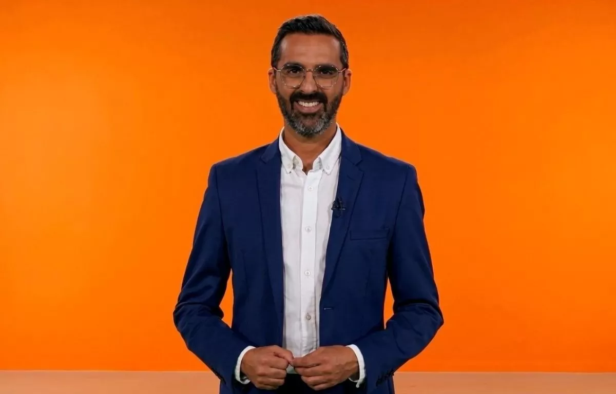 El presentador de 'Una Hora menos' Victorio Pérez. CEDIDA