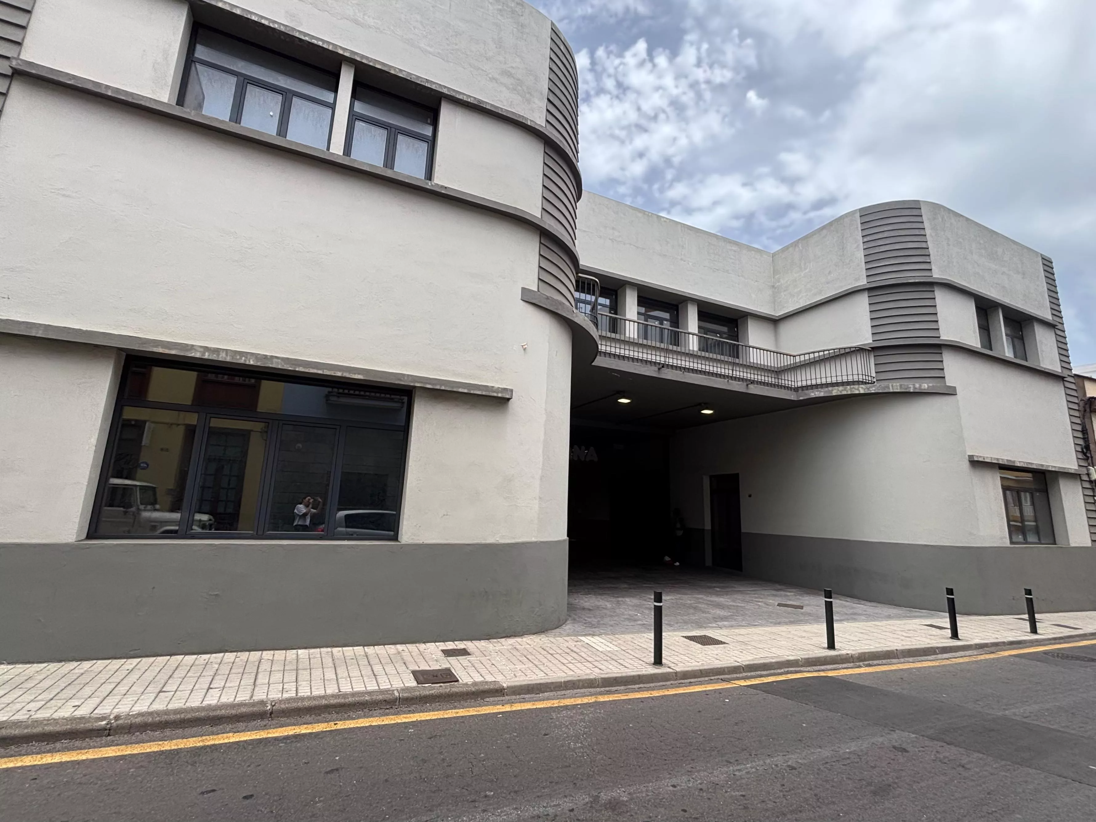 Edificio de las antiguas cocheras de Marqués de Celada. / AYUNTAMIENTO DE LA LAGUNA