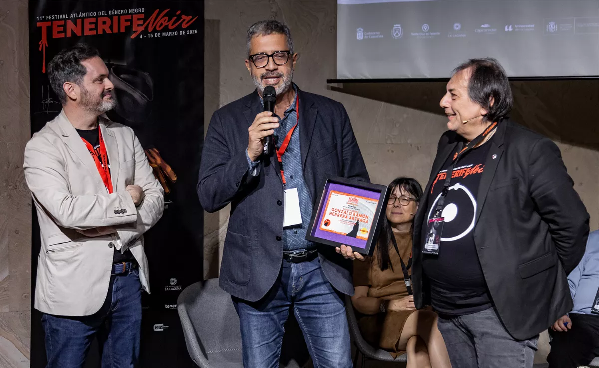 Alejandro Martín, Gonzalo Ramón y Fabio Mundadori, en la pasada edición del Premio Internacional NeRoma -Tenerife Noir de Relato Inédito en Español. / TENERIFE NOIR
