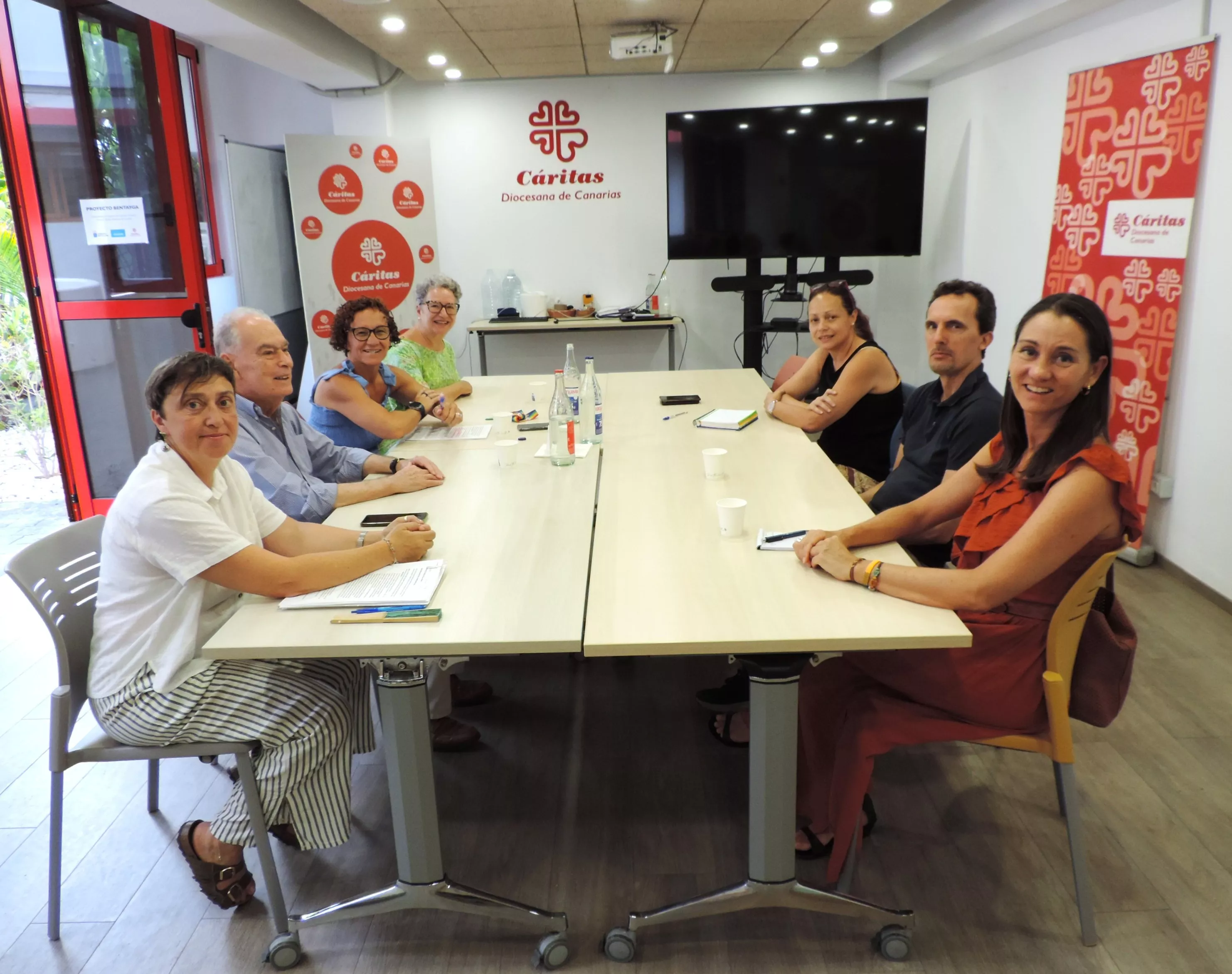 Visita de la Fundación Moeve a Cáritas Canarias. CEDIDA