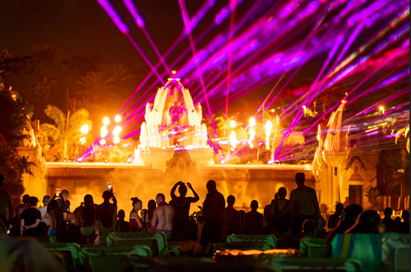 Siam Night bate su récord en Tenerife con más de 120.000 visitantes durante el verano. SIAM PARK