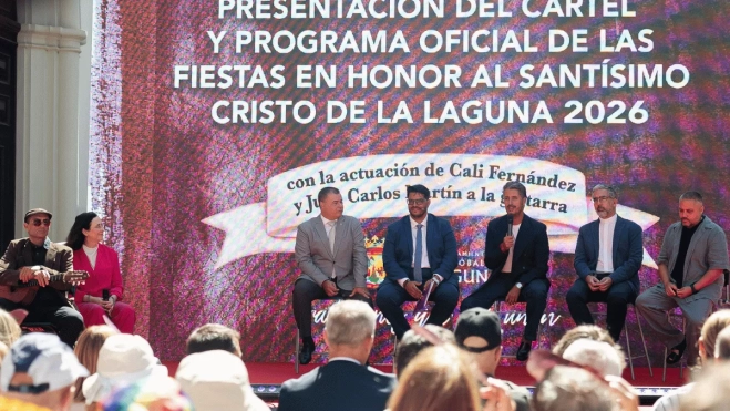 Imagen de la presentación del cartel de las Fiestas del Cristo de La Laguna 2026 / AYUNTAMIENTO DE LA LAGUNA Imagen de la presentación del cartel de las Fiestas del Cristo de La Laguna 2026 / AYUNTAMIENTO DE LA LAGUNA