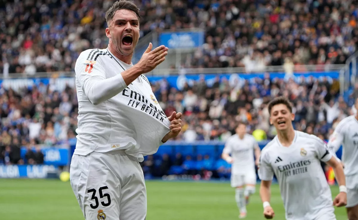Raúl Asencio, durante un partido con el Real Madrid. / EFE