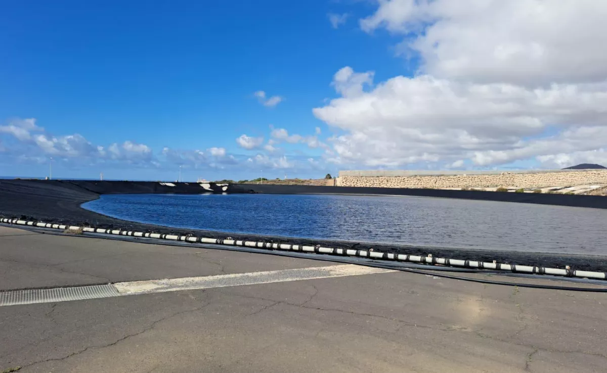 Una balsa en Tenerife / CABILDO DE TENERIFE
