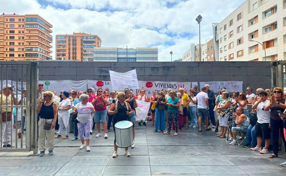 Imagen de la concentración en Las Palmas de Gran Canaria / ATLÁNTICO HOY - MARCOS MORENO