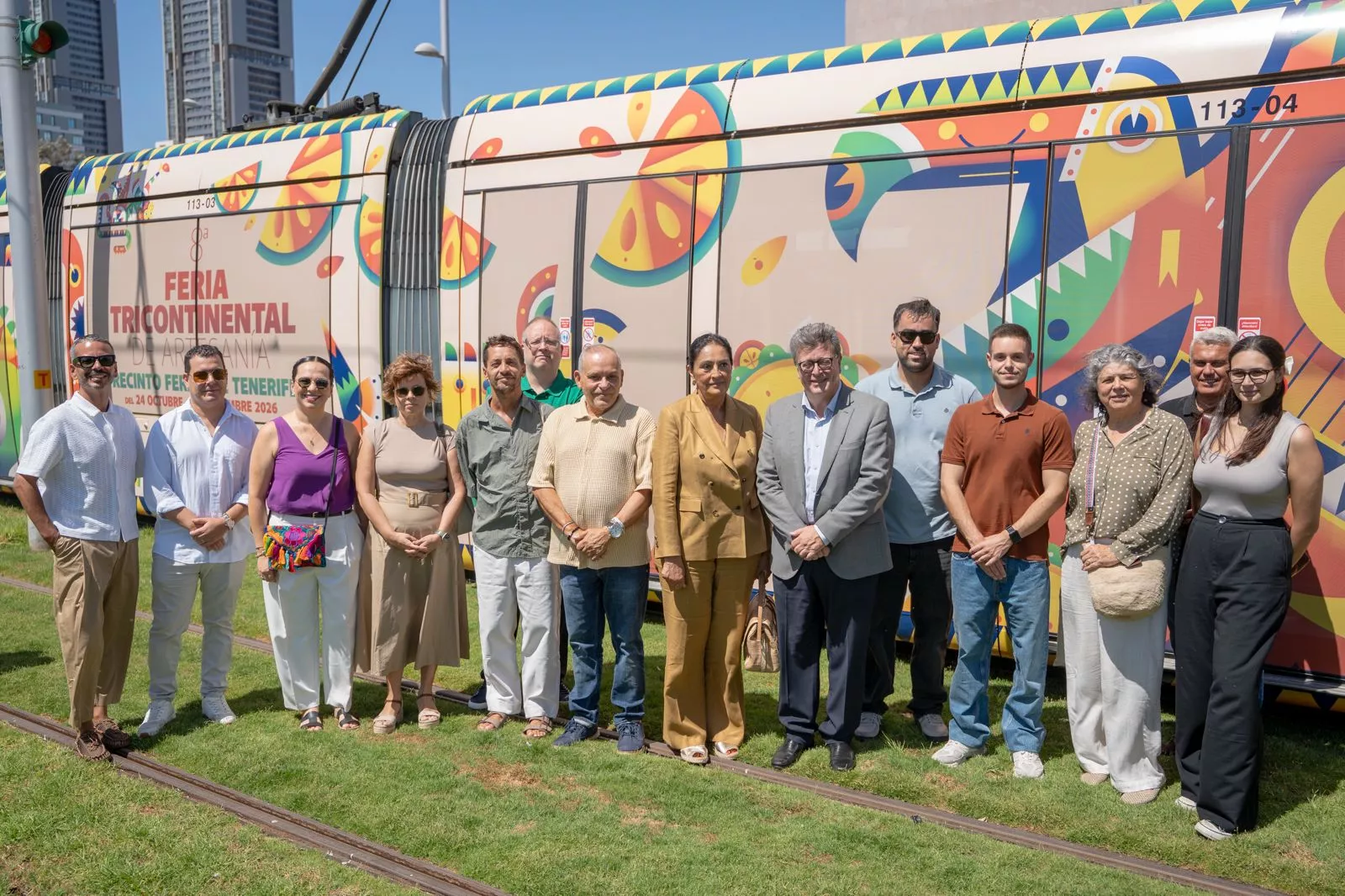 Presentación de la publicidad de la feria en el tranvía. / CEDIDA