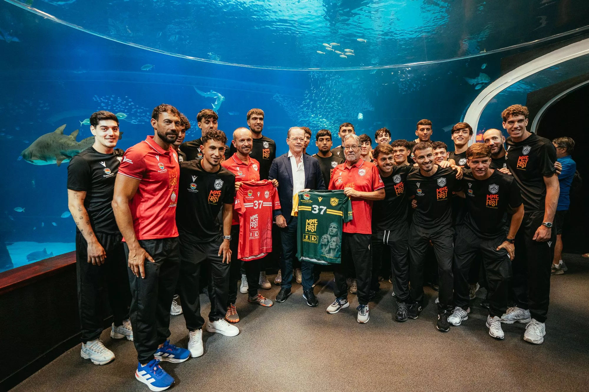 Poema del Mar recibe al Balonmano Gáldar Gran Canaria y refuerza su compromiso con el deporte canario. AH