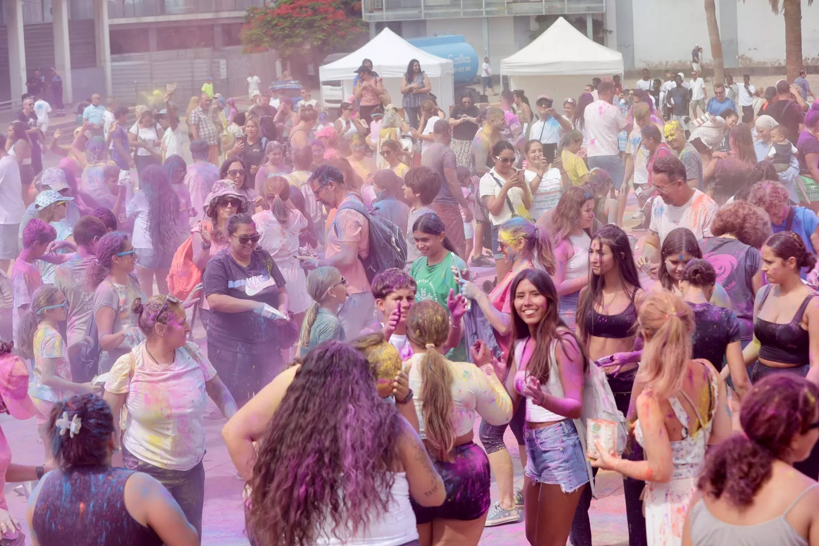 Celebración de la Holi Fest en Las Palmas de Gran Canaria. / AYUNTAMIENTO DE LAS PALMAS