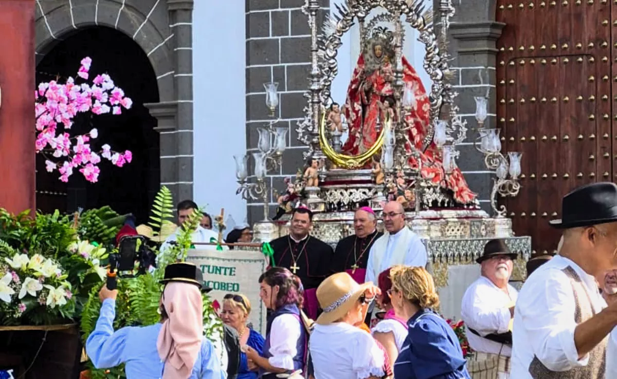 La Virgen del Pino recibe las ofrendas de los 21 municipios de Gran Canaria / ATLÁNTICO HOY