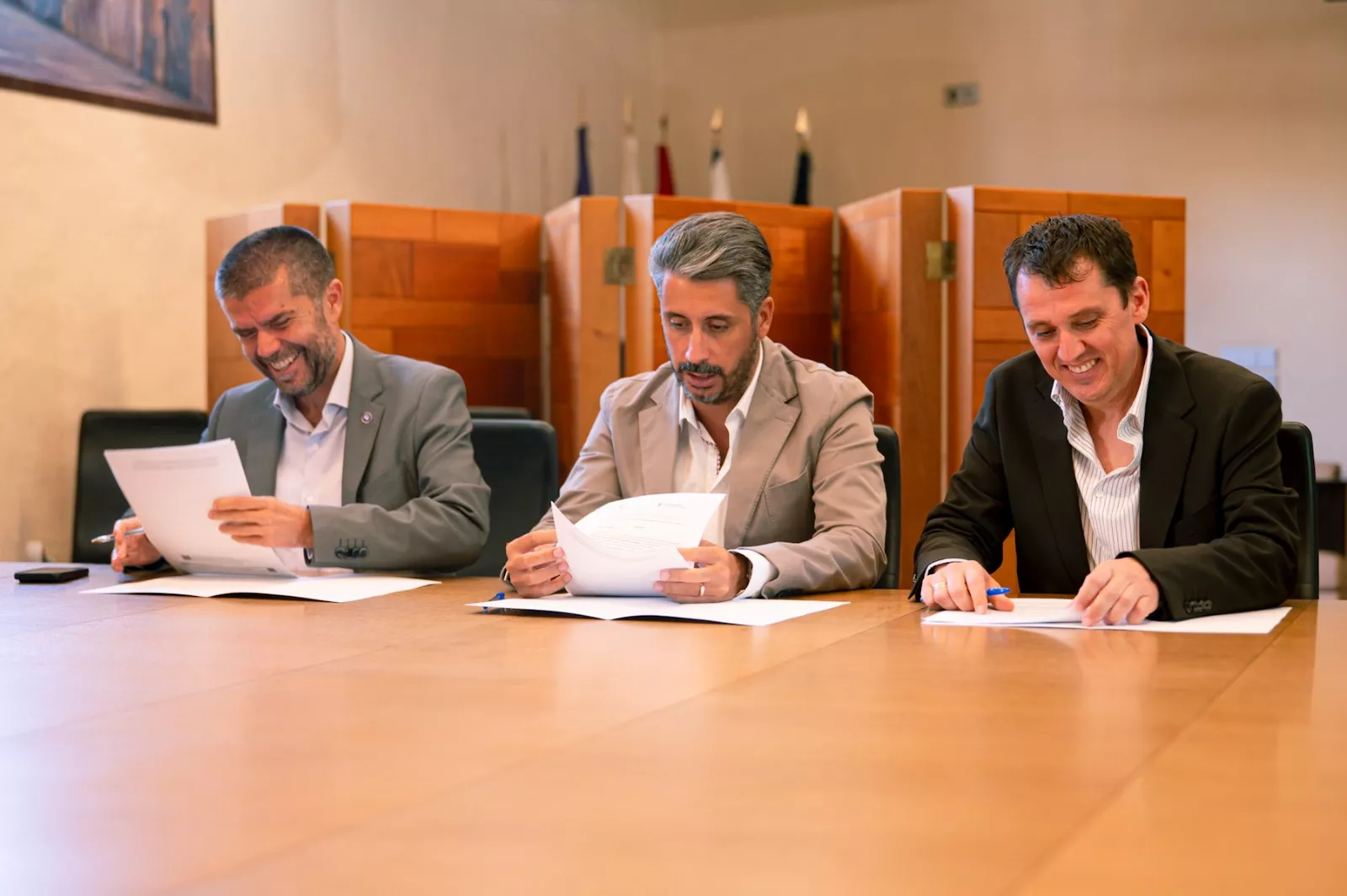 Firma del convenio entre La Laguna y la ULL para crear el Observatorio Local de Vivienda./ CEDIDA
