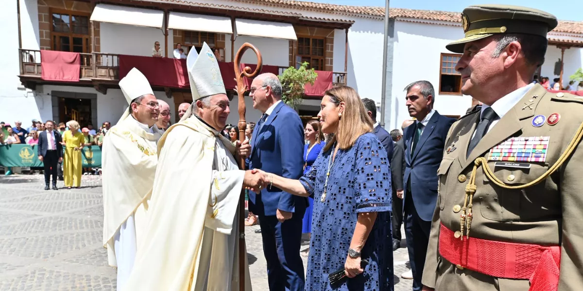 Imagen de Astrid Pérez en los actos del Día del Pino, en Teror / PARLAMENTO DE CANARIAS