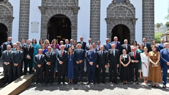 Imagen de Astrid Pérez en los actos del Día del Pino, en Teror / PARLAMENTO DE CANARIAS (1)